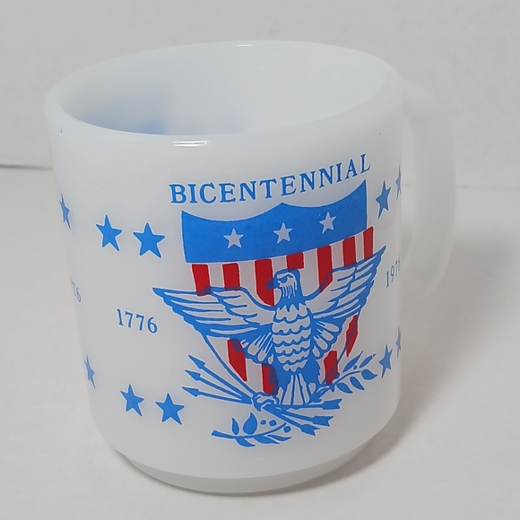 Vintage Milk Glass Bicentennial Coffee Mug USA 1776 1976 Glasbake America - Picture 1 of 7